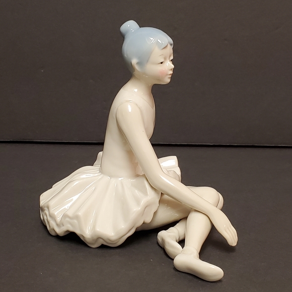 Porcelain Sitting Ballerina Figurine - Picture 3 of 10